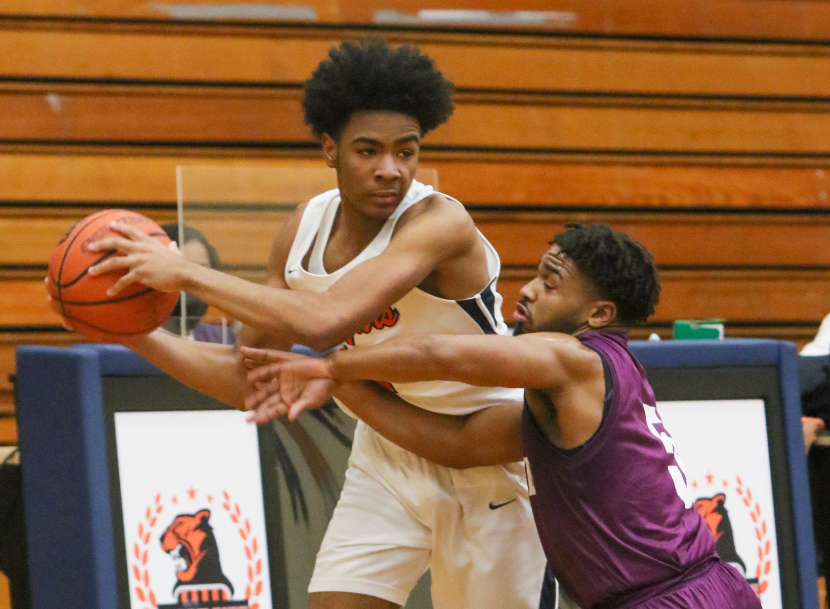 Hammond visits West Side boys basketball